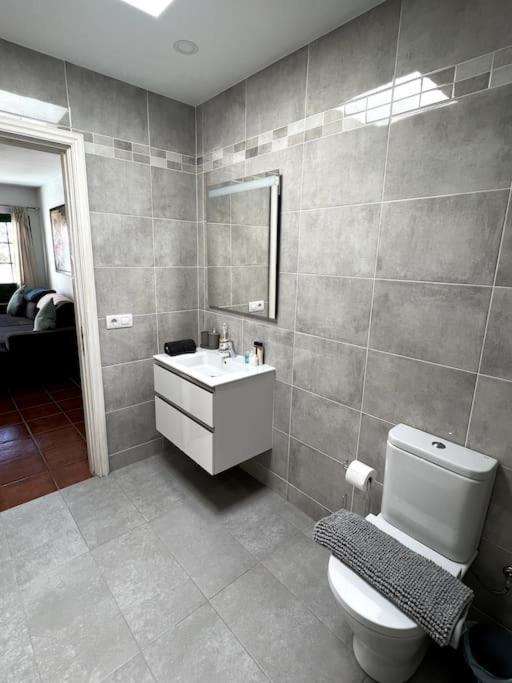 Casa Breen - Spacious 1 Bedroom Apartment In Matagorda With Communal Pool Tías Esterno foto
